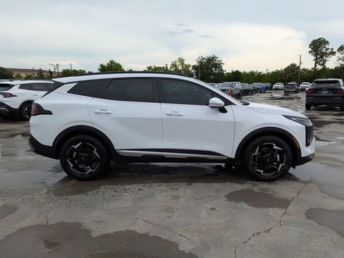 New 2026 Kia Sportage EX w/ EX Panorama Roof Package FWD image 9