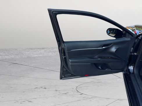 Used 2023 Toyota Camry SE FWD image 23