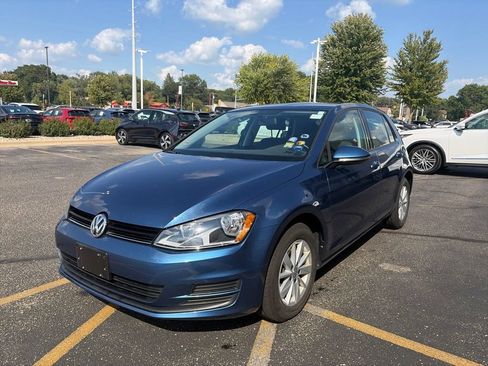 Used 2016 Volkswagen Golf S FWD image 3