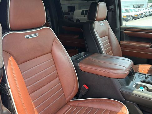 Used 2024 GMC Sierra 1500 Denali Ultimate AWD/4WD image 9