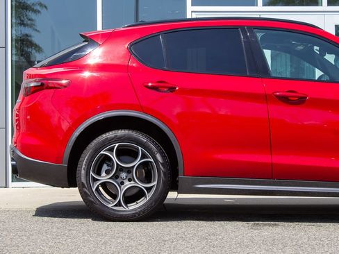 Used 2023 Alfa Romeo Stelvio Ti AWD/4WD image 6
