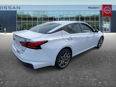 Used 2023 Nissan Altima 2.0 SR FWD image 5