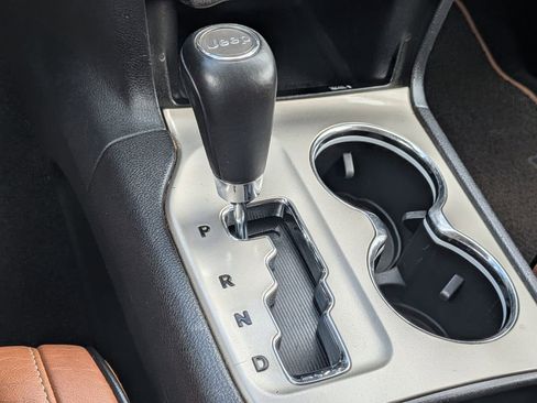 Used 2012 Jeep Grand Cherokee Overland Summit image 82