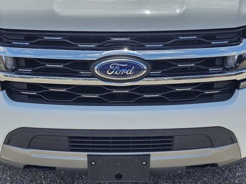 Used 2022 Ford Expedition Limited AWD/4WD image 3