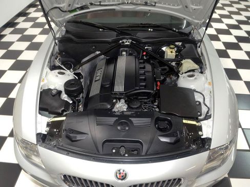 Used 2005 BMW Z4 3.0i RWD image 12