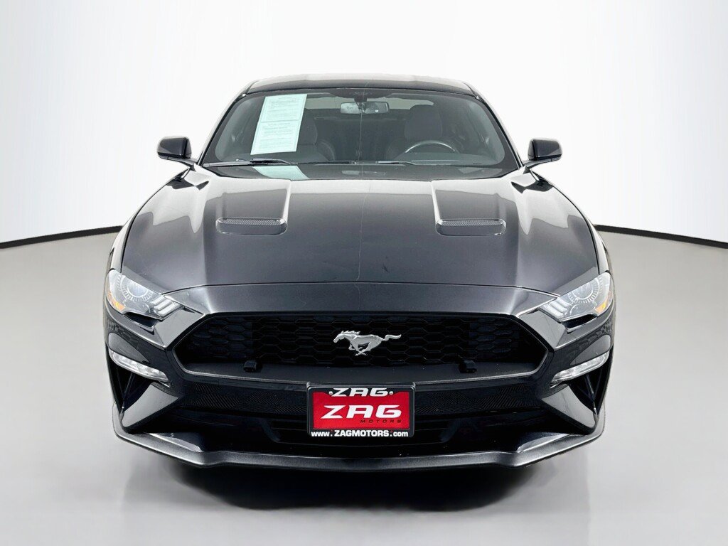 Used 2020 Ford Mustang Coupe RWD image 8