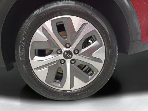 Used 2021 Kia Niro EX Premium w/ Cold Weather Package image 30