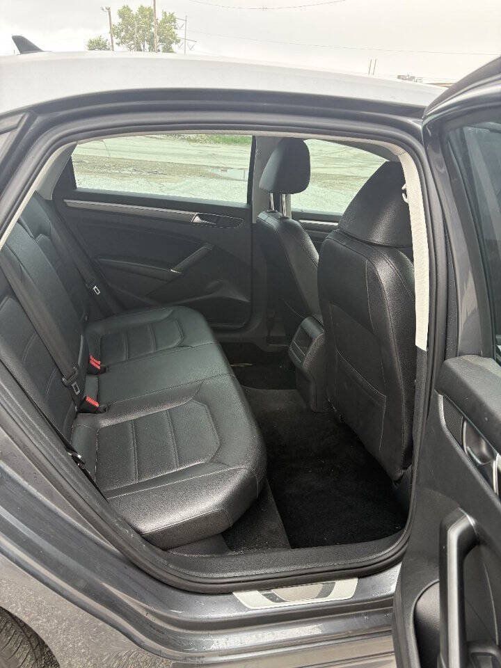 Used 2018 Volkswagen Passat 2.0T S FWD image 8
