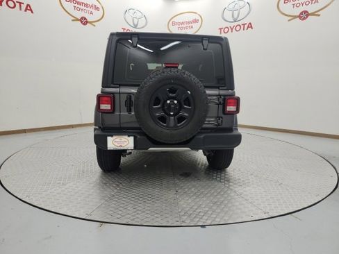 Used 2025 Jeep Wrangler Sport image 7