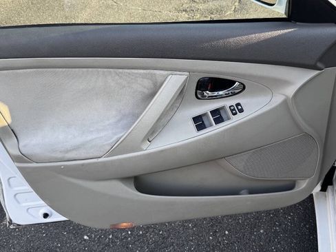 Used 2011 Toyota Camry LE w/ Fleet Convenience Pkg FWD image 13