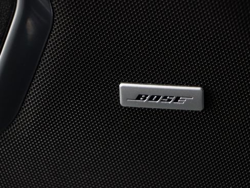 Used 2023 GMC Yukon SLT w/ SLT Luxury Package image 24