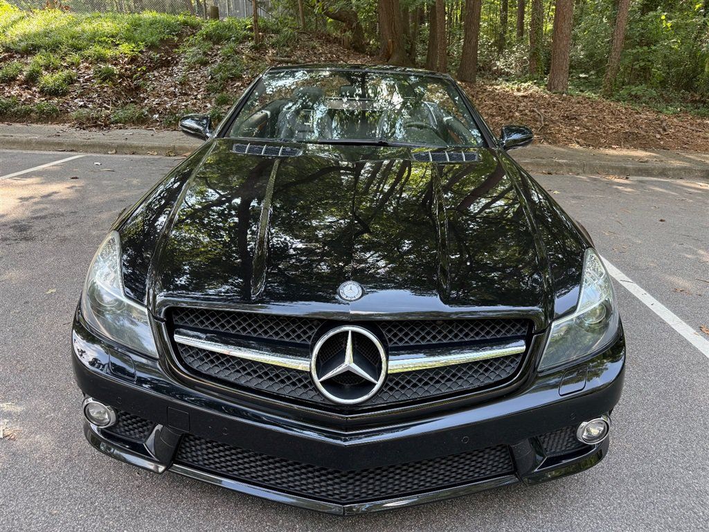 Used 2012 Mercedes-Benz SL 63 AMG image 3