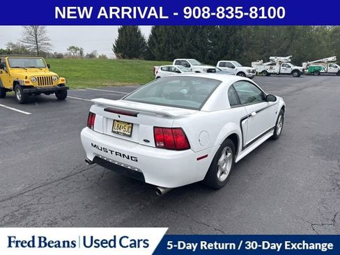 Used 2004 Ford Mustang Coupe RWD image 8