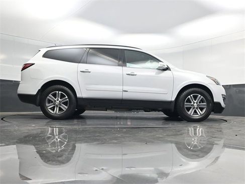 Used 2017 Chevrolet Traverse LT image 52