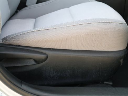 Used 2014 Toyota Corolla LE image 28