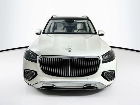 Used 2024 Mercedes-Benz Maybach GLS 600 4MATIC image 2