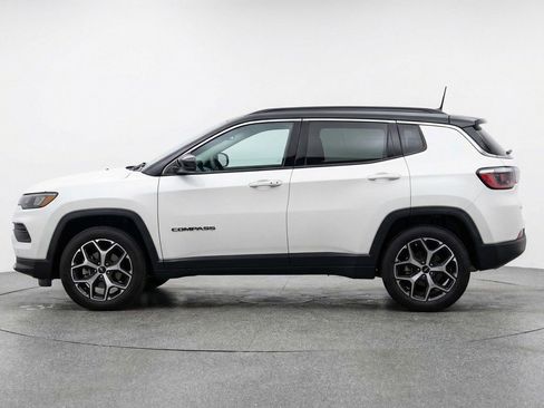 Used 2025 Jeep Compass Limited AWD/4WD image 4