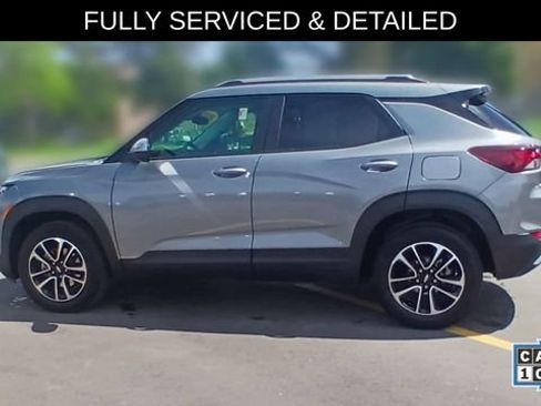 Used 2025 Chevrolet TrailBlazer LT w/ Driver Confidence Package AWD/4WD image 8