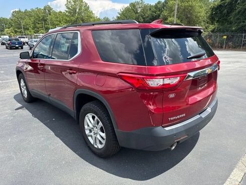 Used 2020 Chevrolet Traverse LT FWD image 3