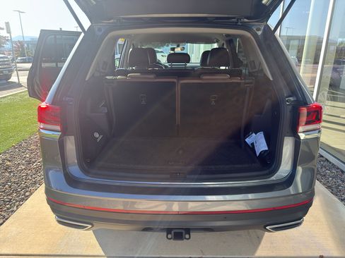 Used 2022 Volkswagen Atlas SE image 16