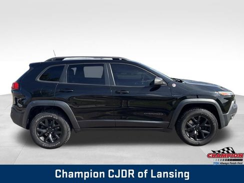 Used 2018 Jeep Cherokee Trailhawk w/ Comfort/Convenience Group AWD/4WD image 9