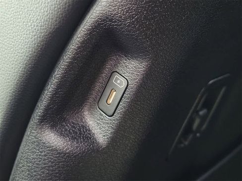 Used 2025 Kia Sportage X-Line w/ Premium Package image 13