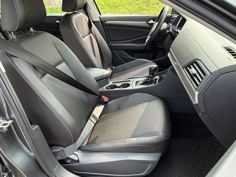 Used 2019 Volkswagen Jetta SE FWD image 21