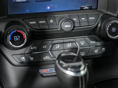 Used 2015 Chevrolet Corvette Z06 w/ 2LZ Preferred Equipment Group image 32