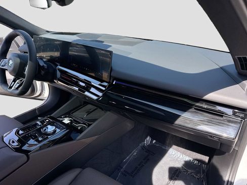 Certified 2026 BMW 530i xDrive AWD/4WD image 31