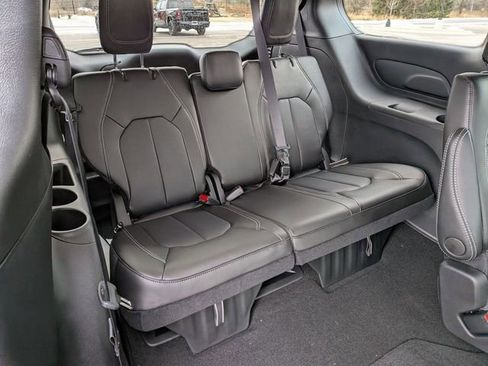 New 2026 Chrysler Pacifica Select w/ S Appearance Package image 26