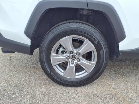 Used 2025 Toyota RAV4 XLE FWD image 25
