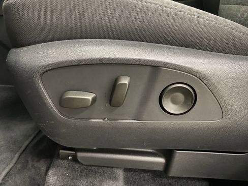 Used 2025 GMC Acadia Elevation image 14