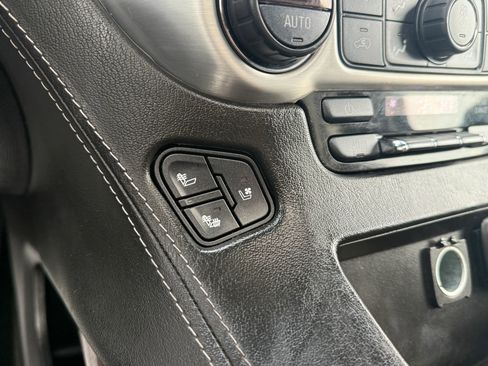 Used 2018 GMC Yukon XL SLT w/ Open Road Package AWD/4WD image 33