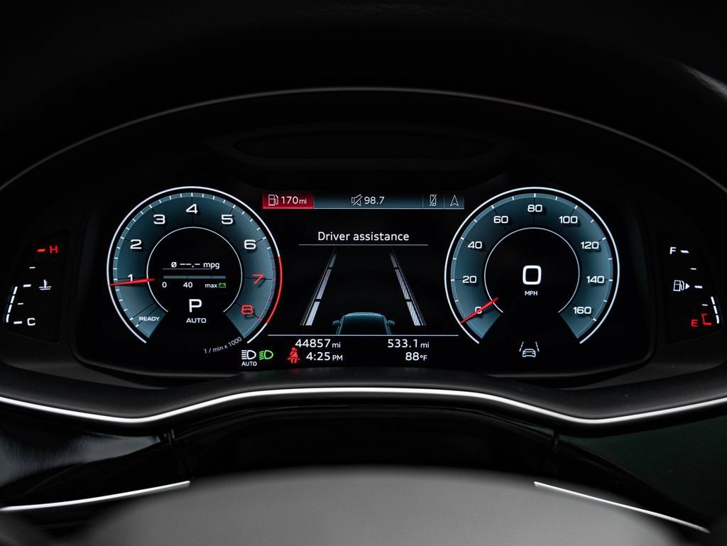 Used 2023 Audi Q7 3.0T Premium Plus AWD/4WD image 34