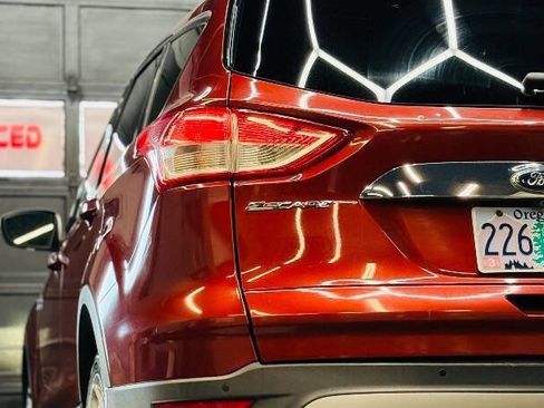 Used 2014 Ford Escape Titanium w/ Equipment Group 401A image 9