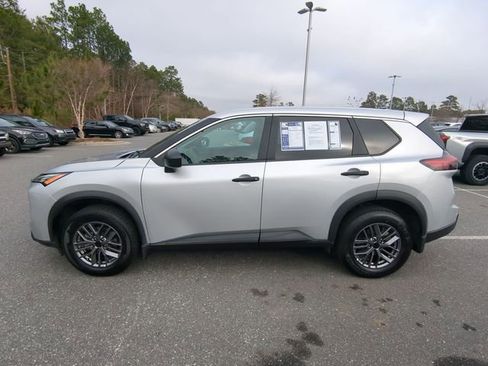 Used 2024 Nissan Rogue S image 8