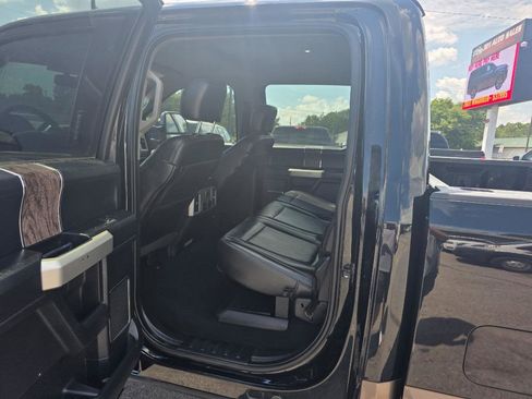 Used 2019 Ford F350 Lariat w/ Chrome Package AWD/4WD image 8