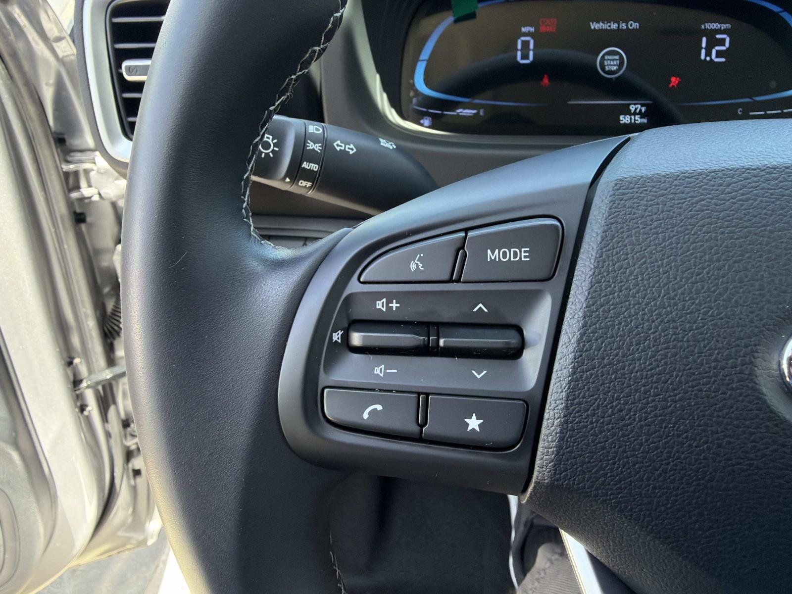 Used 2026 Hyundai Venue SEL FWD image 19