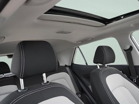 New 2026 Hyundai Venue SEL FWD image 19
