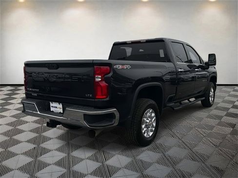 Used 2024 Chevrolet Silverado 2500 LTZ image 5