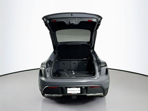 Certified 2025 Porsche Macan Turbo Electric AWD/4WD image 36