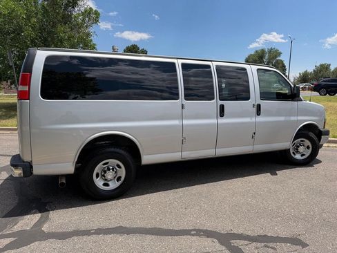 Used 2018 Chevrolet Express 3500 LT w/ LT Preferred Equipment Group RWD image 4