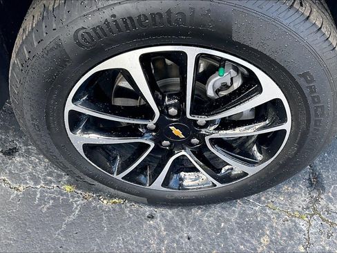 Used 2025 Chevrolet TrailBlazer LT AWD/4WD image 9