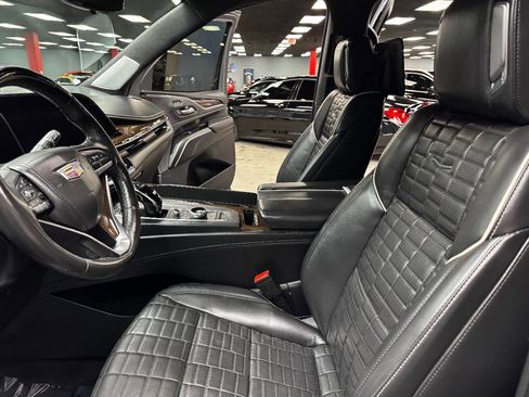 Used 2022 Cadillac Escalade Sport Platinum w/ Heavy-Duty Trailer Package image 32