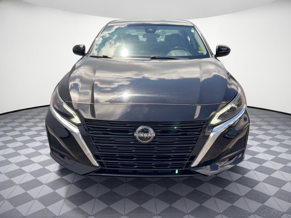 Used 2025 Nissan Altima 2.5 SR FWD image 6