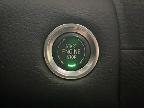 Used 2022 GMC Yukon XL Denali AWD/4WD image 38