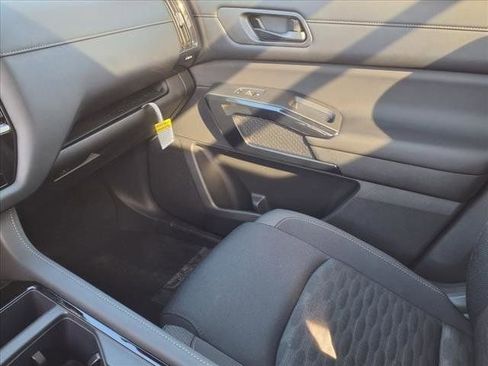 New 2025 Nissan Pathfinder SV image 26