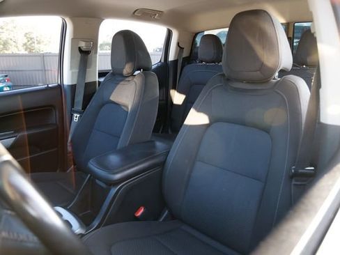 Used 2017 Chevrolet Colorado LT w/ LT Convenience Package image 9