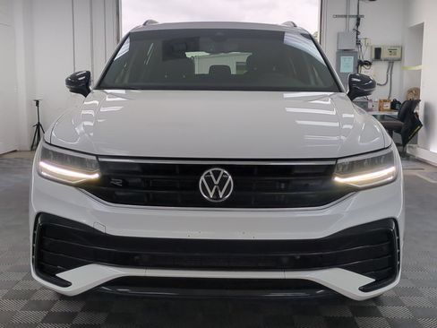 Used 2022 Volkswagen Tiguan SE R-Line FWD image 6