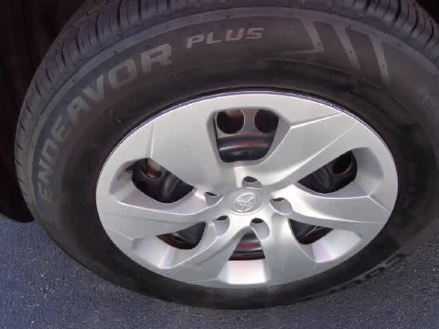 Used 2021 Toyota RAV4 LE AWD/4WD image 13